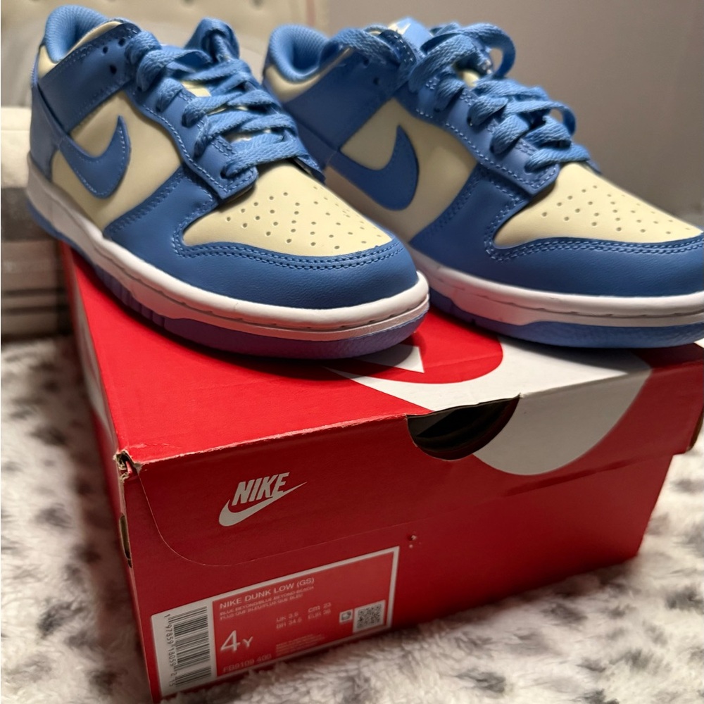 Nike Dunk Low Blue and Cream Shoes size 4y